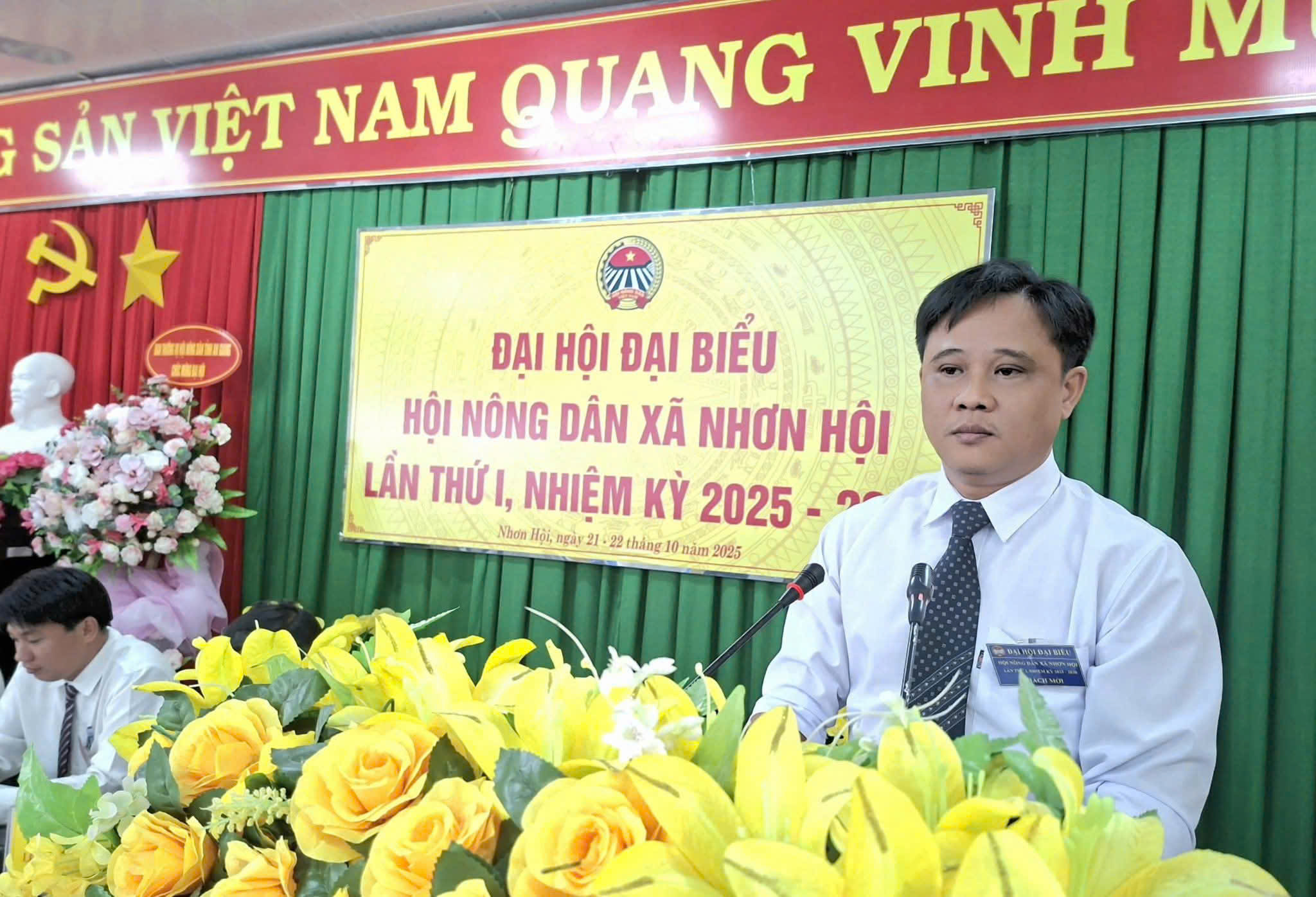 Ông Huỳnh Văn Thích, Phó Bí thư Thường trực Đảng ủy xã phát biểu