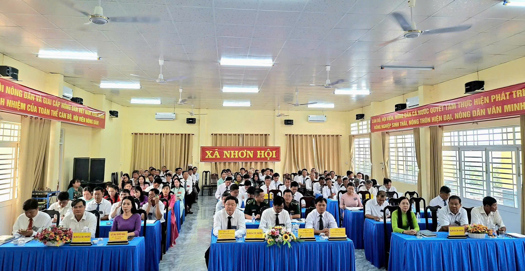 Các đại biểu dự đại hội